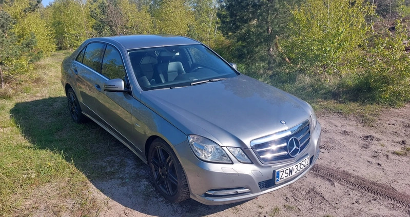 Mercedes-Benz Klasa E cena 39999 przebieg: 290000, rok produkcji 2010 z Świnoujście małe 106